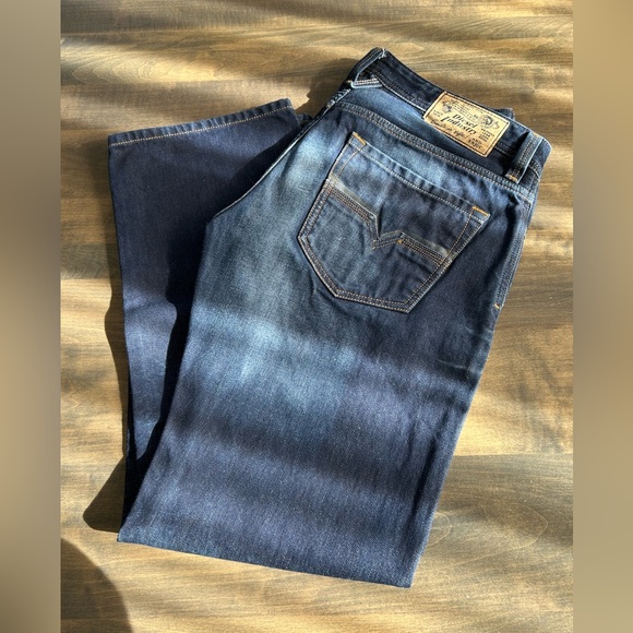 Diesel Larkee Dark Blue Regular Straight Jeans - Picture 2 of 13